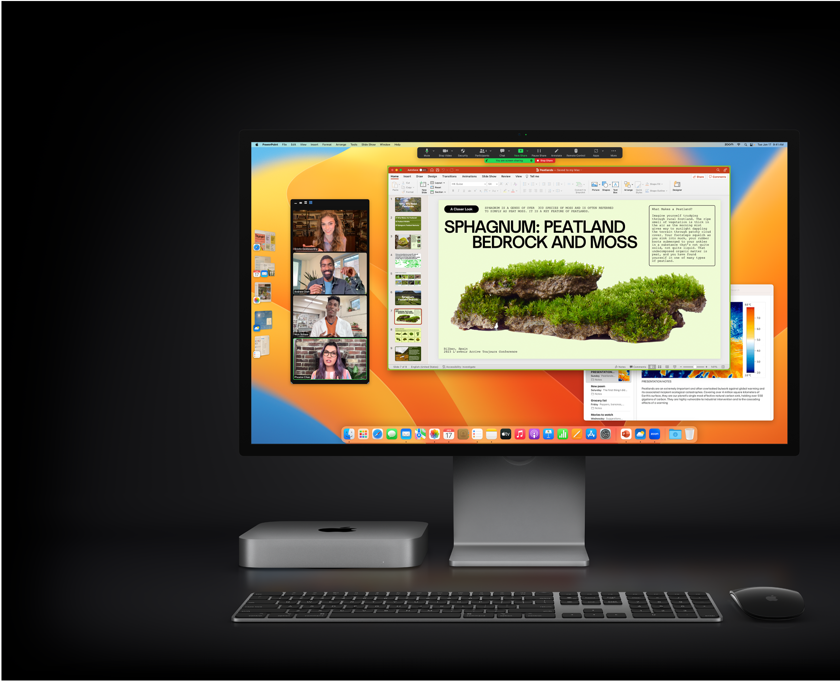 Una Mac mini con un Magic Mouse, un Magic Keyboard y un monitor Studio Display en el que se muestra una presentación de Microsoft PowerPoint compartida a través de Zoom, y la app Notas en segundo plano.